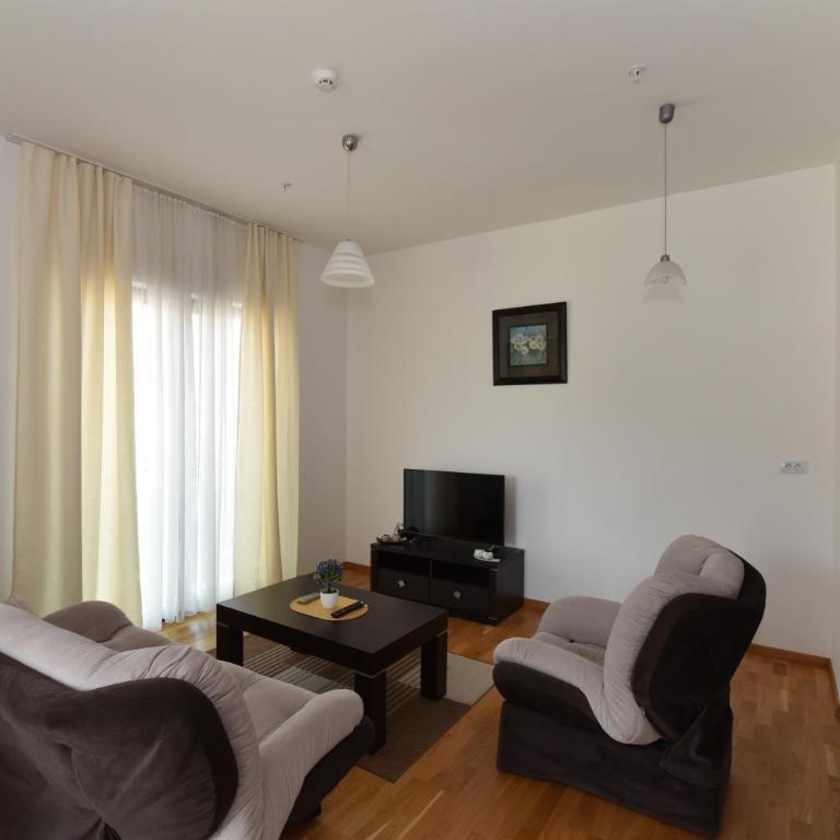 Lux Apartments Kristina - Two-Bedroom Apartment - 3