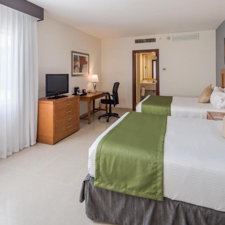 Wyndham Garden Playa del Carmen - Superior Queen Room with Two Queen Beds - Non-Smoking - 3