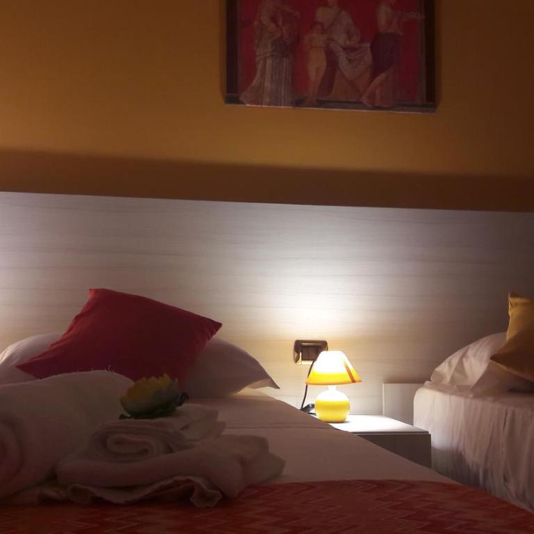 B&B Cornelia - Camera Doppia con Letti Singoli con Bagno Privato - 6