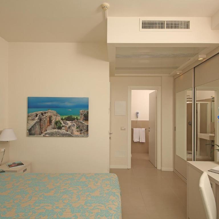 Hotel Residence Holiday - Camera Matrimoniale Superior - 5