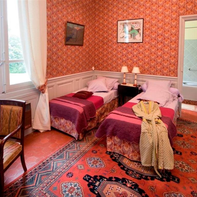 Chateau de Raissac - Chambre Lits Jumeaux Confort avec Vue sur Jardin - 2