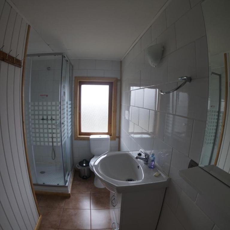 Hostería Futaleufu - Habitación Estándar con baño compartido - 2 camas - 1