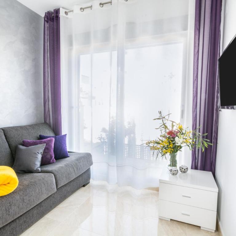 ELuxuria Sunny Villa - Apartamento de 2 dormitorios con vistas al jardín - 18