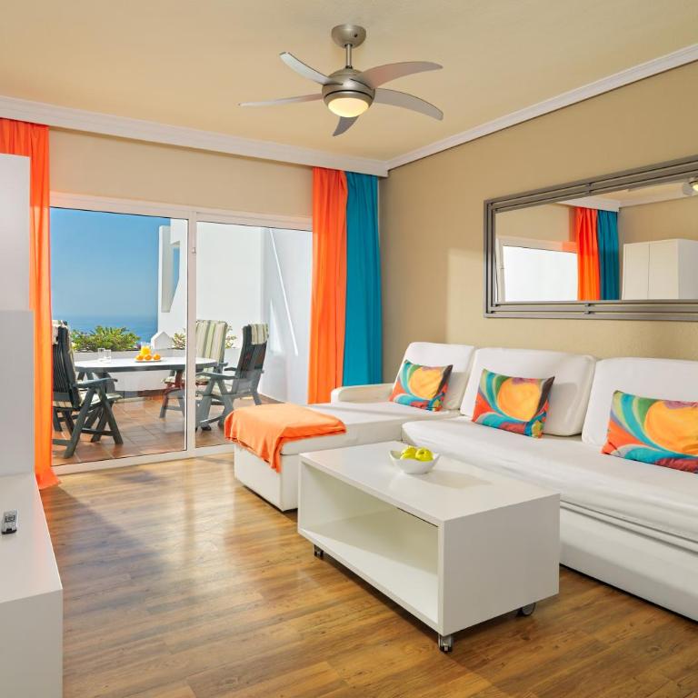 Regency Torviscas Apartments and Suites - Apartamento estudio con vistas a la piscina o al mar - 1