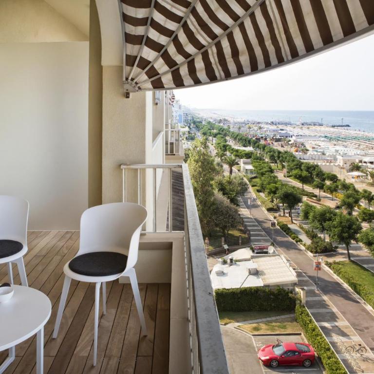 Luxury Suites Collection - Milano 33 - Deluxe Suite with Sea View - 11