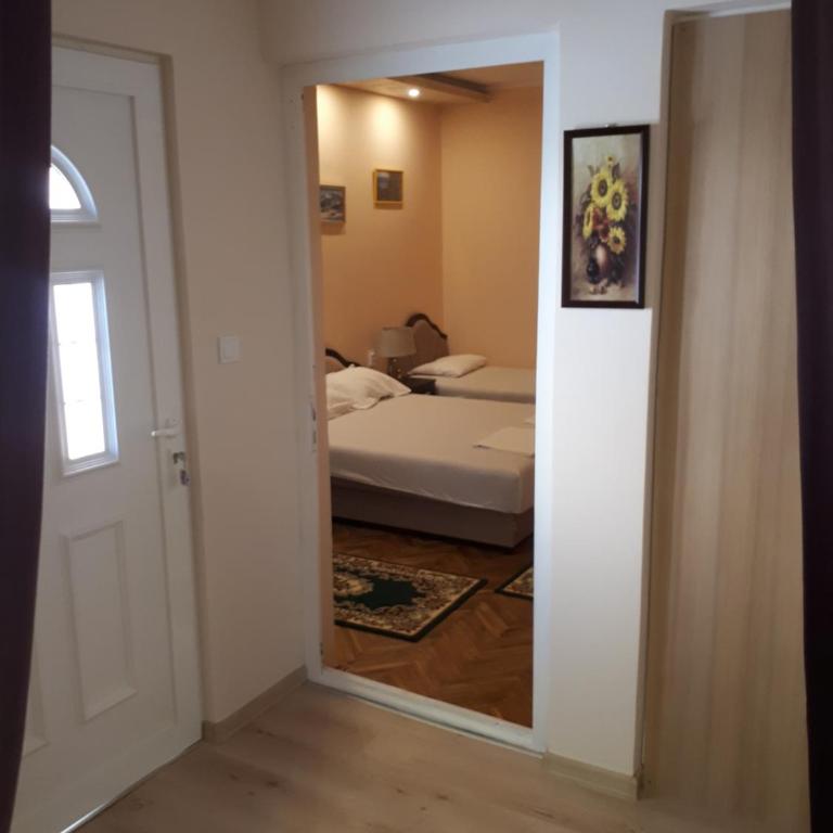 Apartments Batalo - Porodična Soba (sa Pogledom na Baštu) - 6