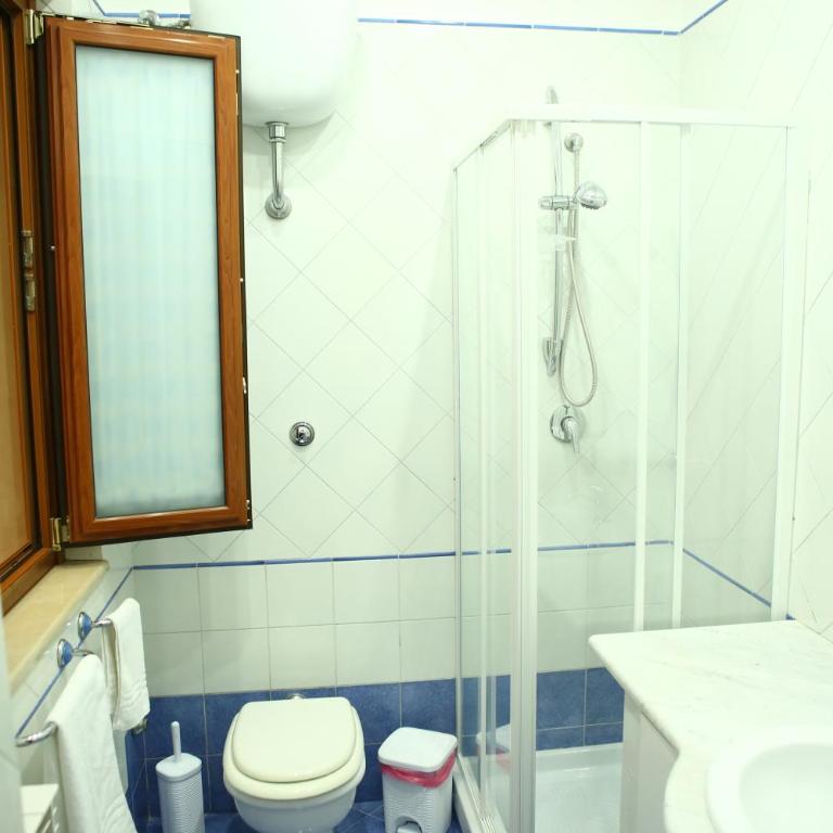 B&B Cornelia - Camera Matrimoniale con Bagno Privato Esterno - 9