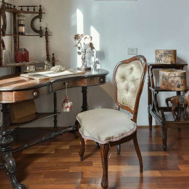 Residenze d'Epoca Palazzo Coli Bizzarrini - Deluxe One-Bedroom Apartment with City View - 7