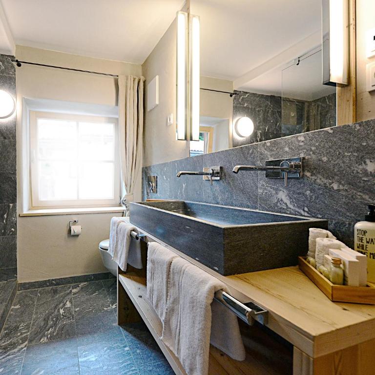 Staudacherhof in Garmisch-Partenkirchen I Blick aufs Zugspitzmassiv I einzigartige Bayurvida Küche - Suite - Nebengebäude - 1