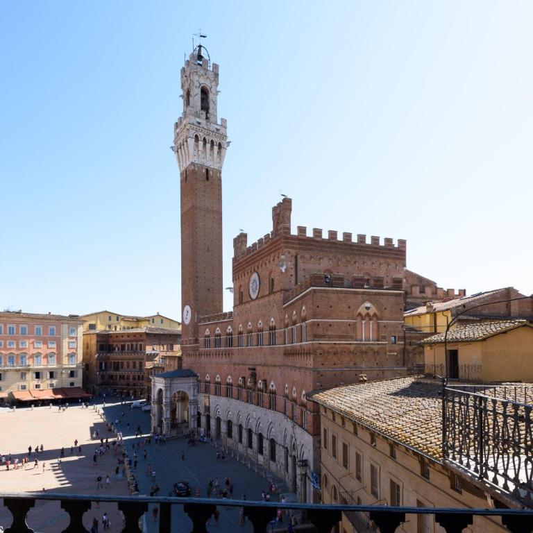 La Terrazza Sul Campo-Rooms Only - Suite con Vista Città - 6