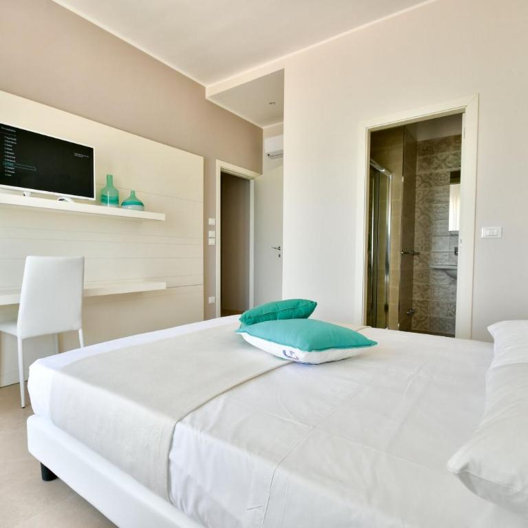 B&b Lungomare Otranto - Camera Matrimoniale Deluxe con Balcone e Vista Mare - 5