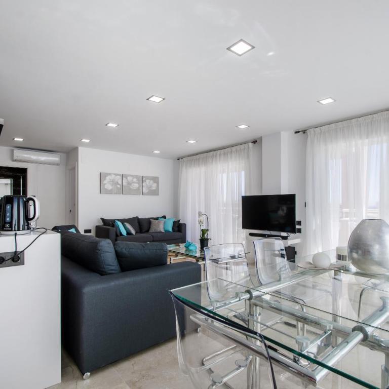 Gorgeous 170 sq.m. penthouse with sea view terraces - Apartamento Ático - 3