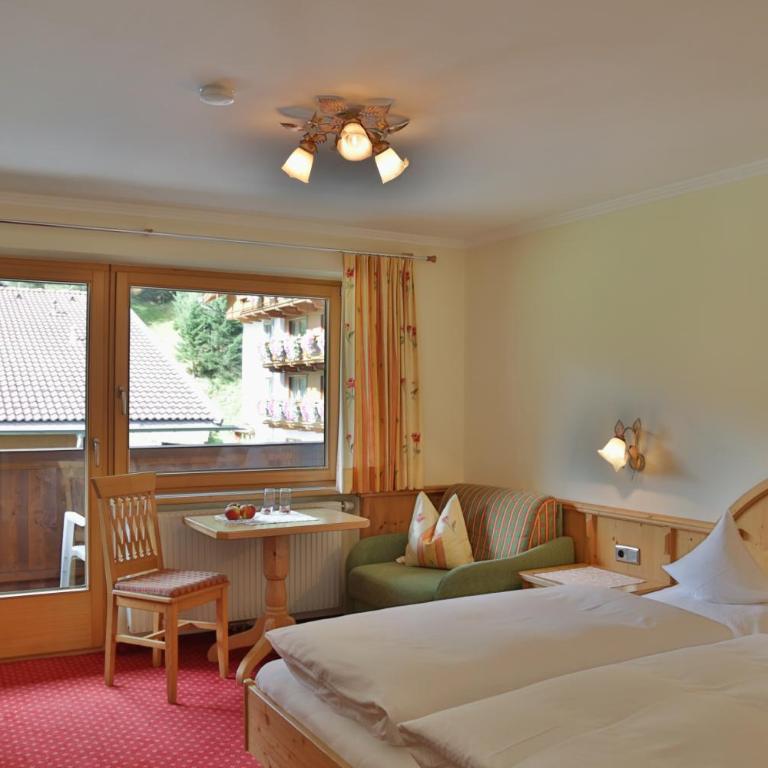 Haus Waldheim - Doppelzimmer mit Zustellbett - 4