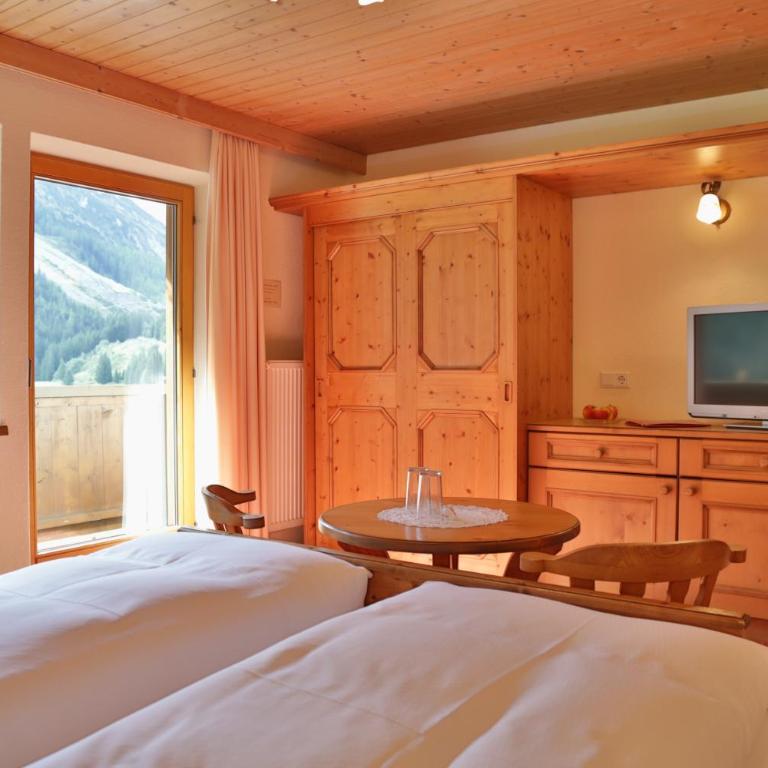 Haus Waldheim - Doppelzimmer mit Balkon - 3