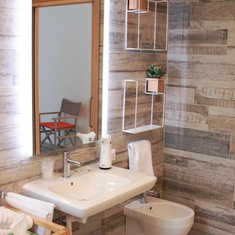 BB SharingLoft Sirmione - Double Room - Disability Access - 2