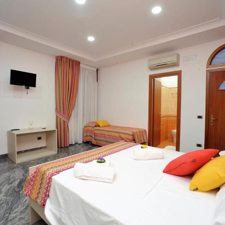 B&B Cornelia - Camera Tripla con Bagno Privato - 4