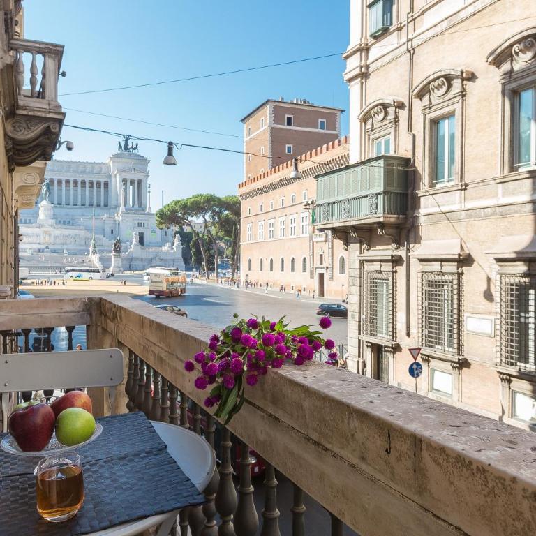 Amazing Piazza Venezia Suites - Appartamento Deluxe con Balcone - 1
