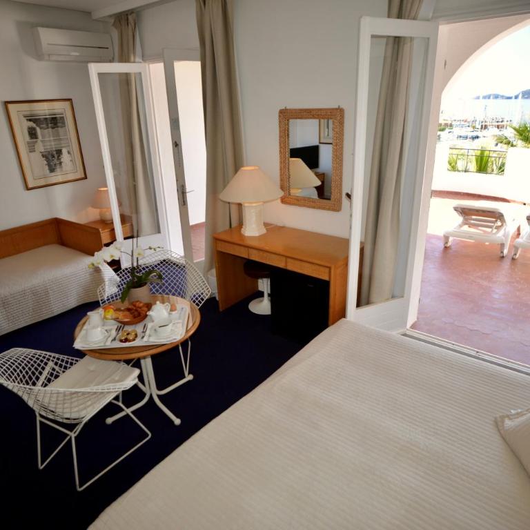 Auberge De La Calanque - Chambre Triple Privilège avec Vue sur Mer - 6