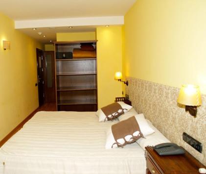 Albares - Habitación Doble - 1 o 2 camas - 2