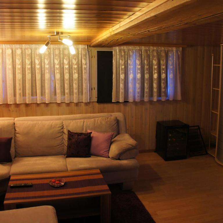 Petit Helvetia Budget Hotel - Familiensuite - 3
