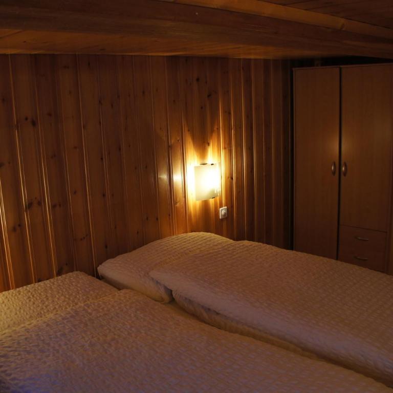 Petit Helvetia Budget Hotel - Familiensuite - 1