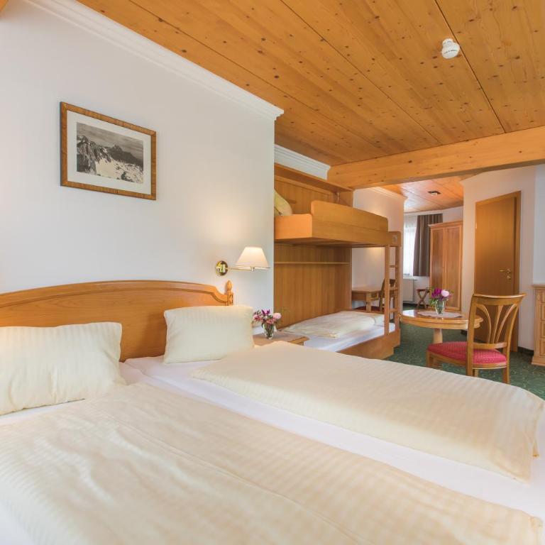 Hotel Niederreiter - Familienzimmer mit Balkon - 6