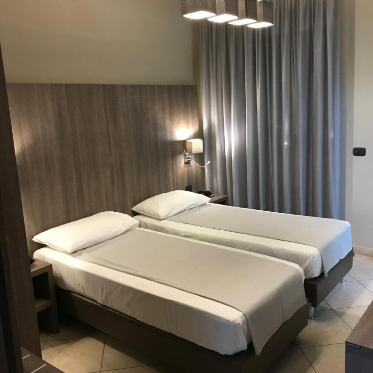 Napoli Com'era - Double Room with Balcony - 5