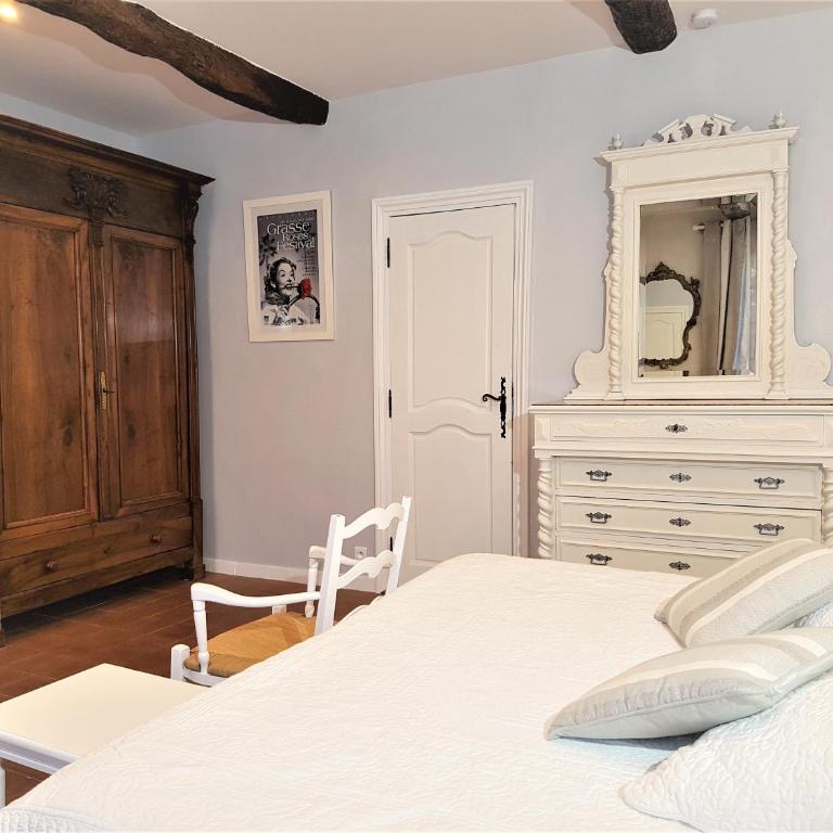 B&B with charm, quiet, kitchen, sw pool. - Chambre Double ou Lits Jumeaux avec Terrasse - 5