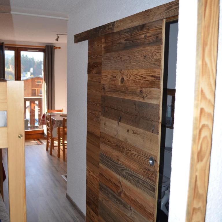 Grand Studio - Apartment with Mountain View - 4