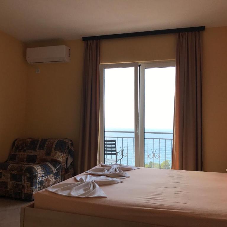 Apartments Popovic - Apartment with Balcony - 4
