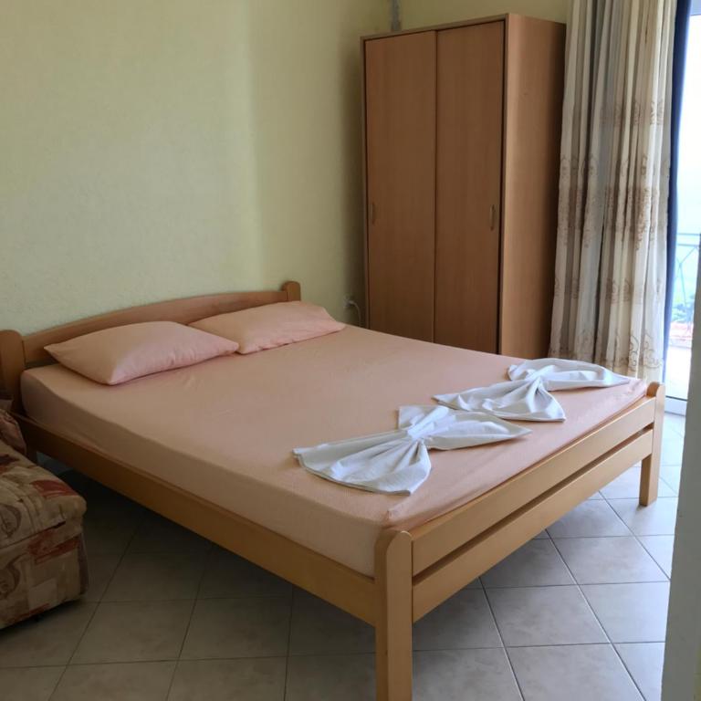 Apartments Popovic - Triple Room with Balcony and Sea View - 3