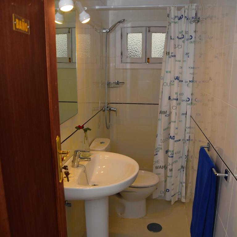 Hostal San Ginés - Habitación Individual con baño compartido - 1