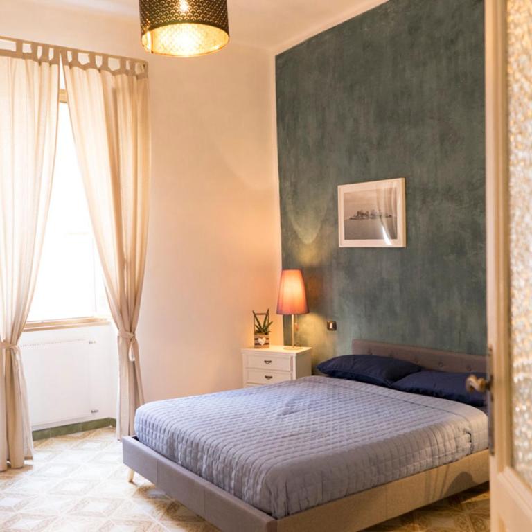Trastevere Corner Eight - Camera Tripla con Bagno Privato Esterno - 10