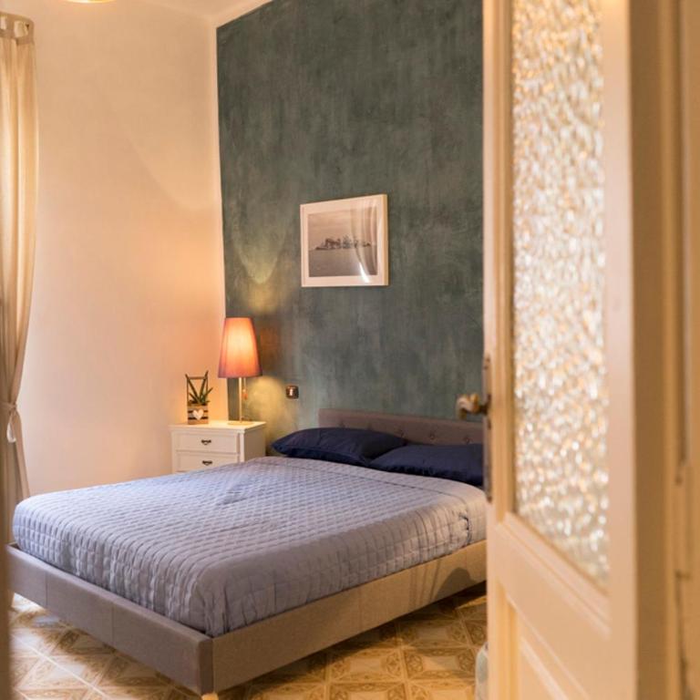 Trastevere Corner Eight - Camera Tripla con Bagno Privato Esterno - 11