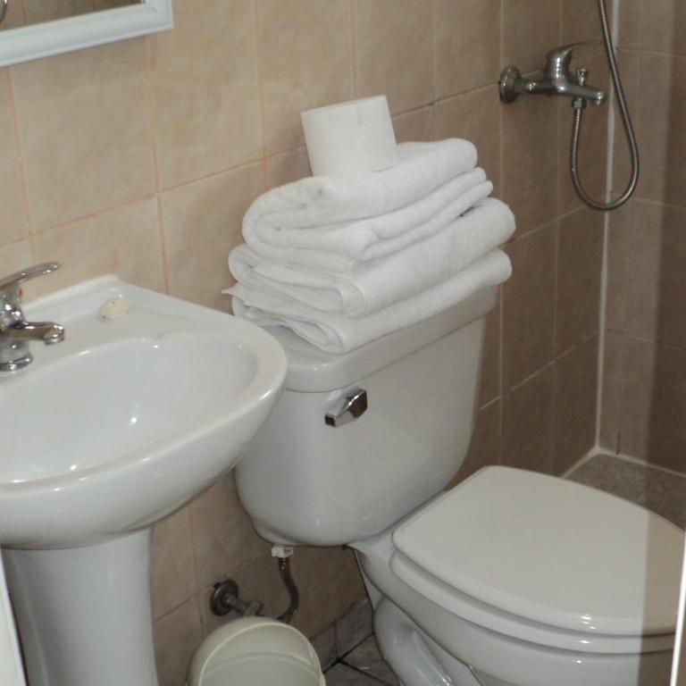 Departamentos Arlenne II - Two-Bedroom Apartment - 10