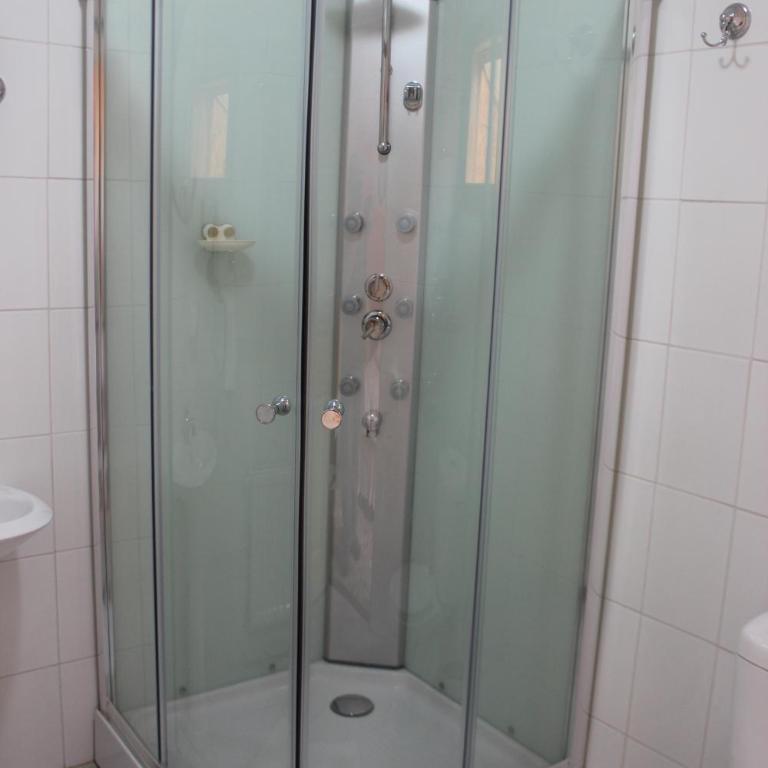 Hostal Baquedano - Double Room with Private Bathroom - 9