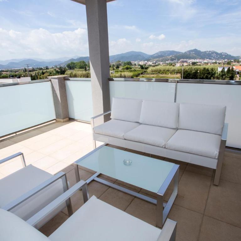 ApartHotel Playa Oliva - Apartamento Superior - 2