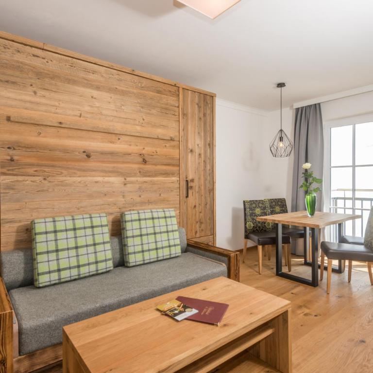 Hotel Almschlössl & Schrotteralm - Ferienwohnung mit Balkon und Panoramablick - 3