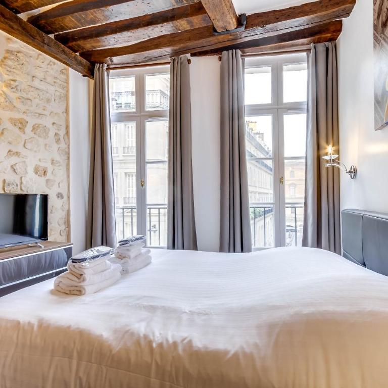 Upper Class Suites - Rue Saint Honoré - Deluxe Apartment - 3rd Floor - 2