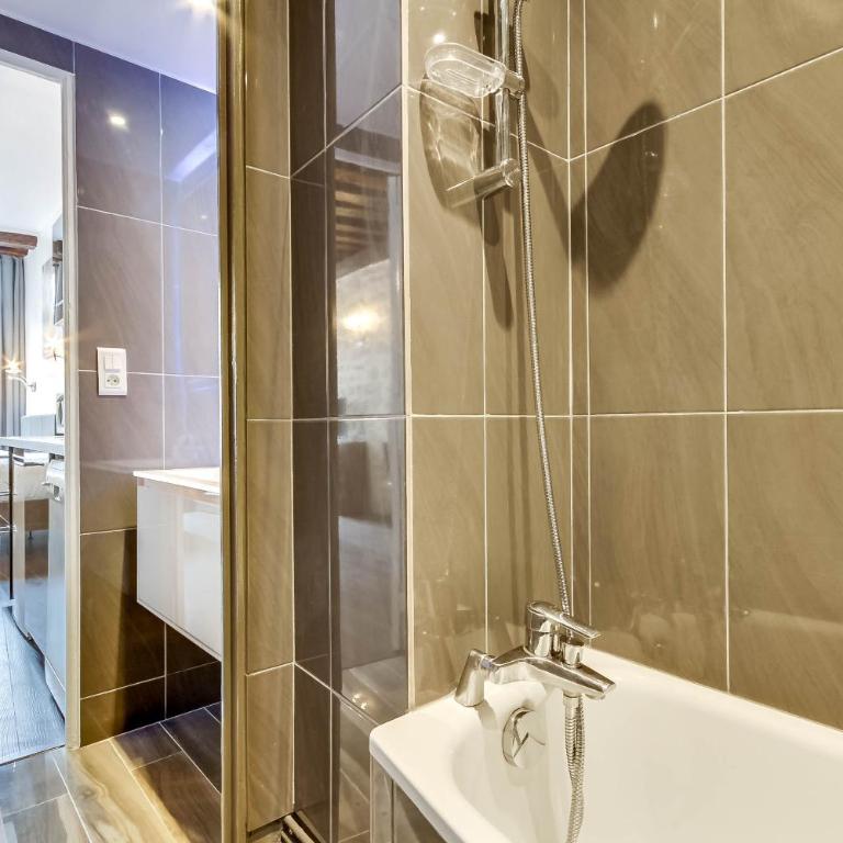 Upper Class Suites - Rue Saint Honoré - Deluxe Apartment - 3rd Floor - 12