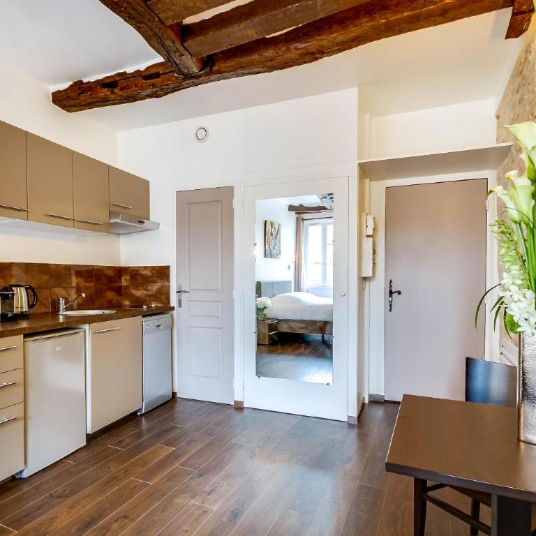 Upper Class Suites - Rue Saint Honoré - Deluxe Apartment - 4th floor - 6