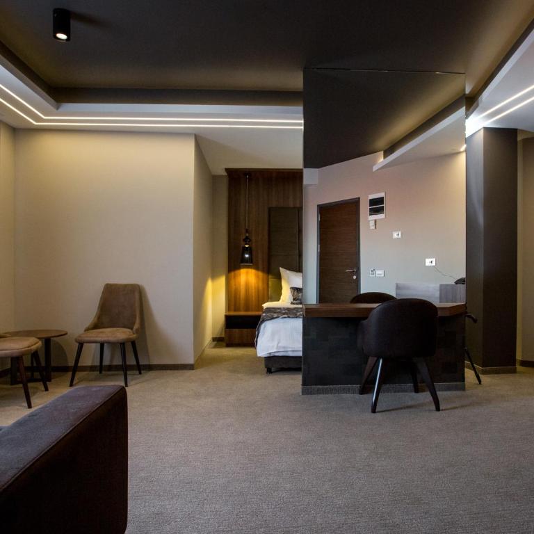 Hotel Ideo Lux - Trokrevetna Soba - 4