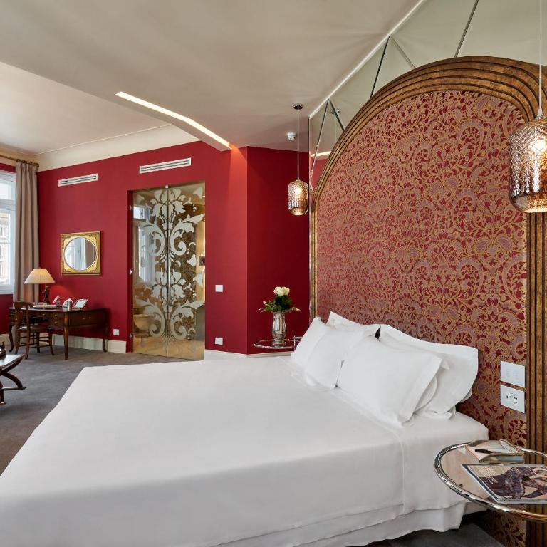 Grand Hotel Duchi d'Aosta - Suite with Square View - 8