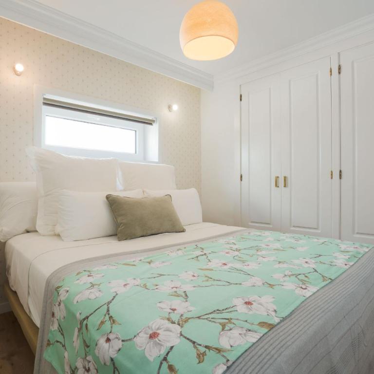 La Concha Boutique Apartments - Adults Only - Two-Bedroom Apartment with Hot Tub (3 Adults) - 4