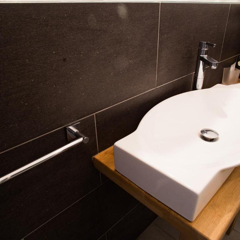 Le Erbe Guest House - Camera Matrimoniale con Bagno Privato - 7