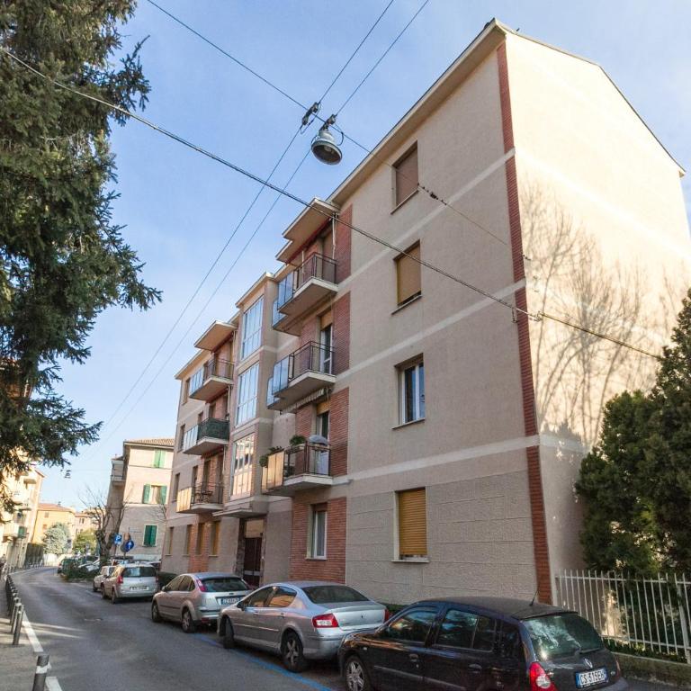 Family 3 - Three-Bedroom Apartment - 2
