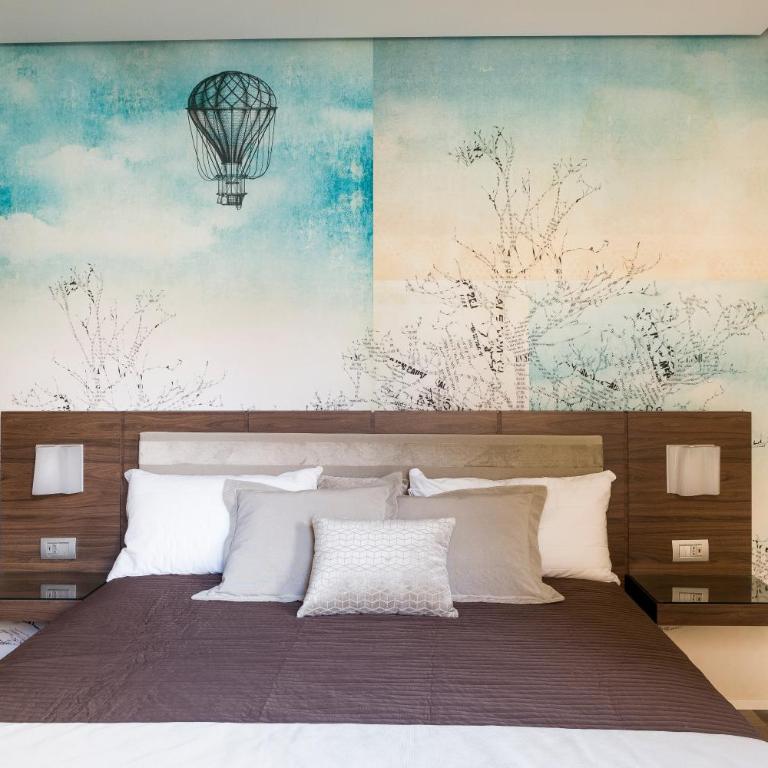 Rhome Suites - Camera King - 10