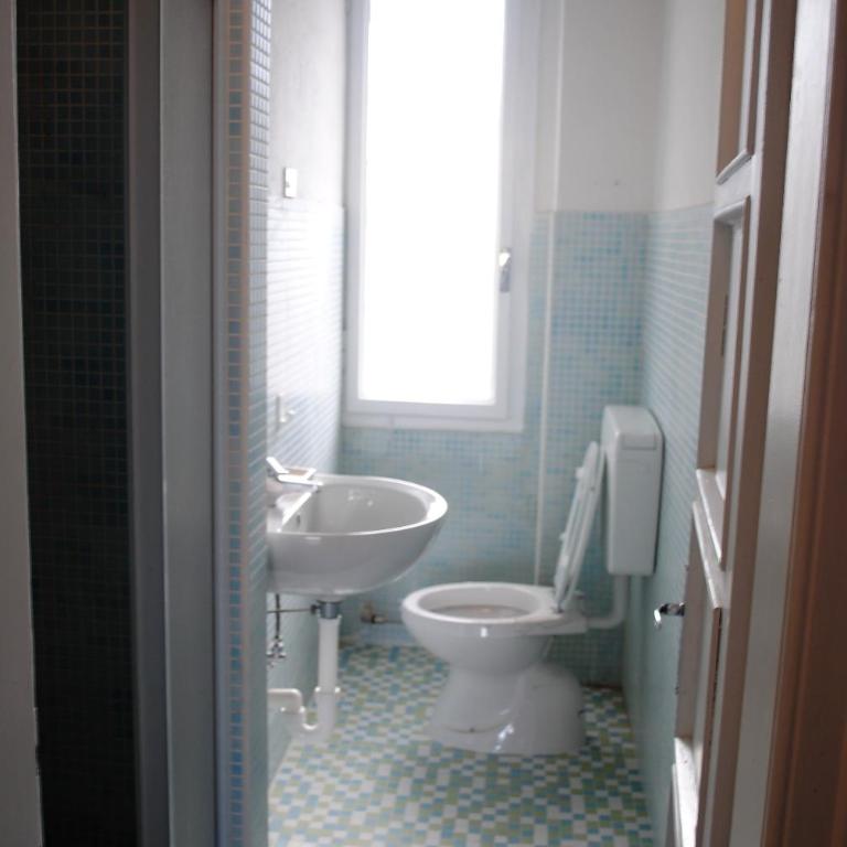 Dreaming Verona Rooms - Camera Matrimoniale/Doppia con Letti Singoli con Bagno in Comune - 9