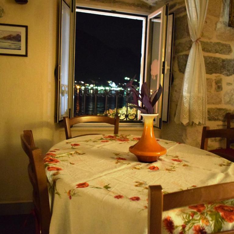 Captain's House in Dobrota - Apartment with Sea View - 14