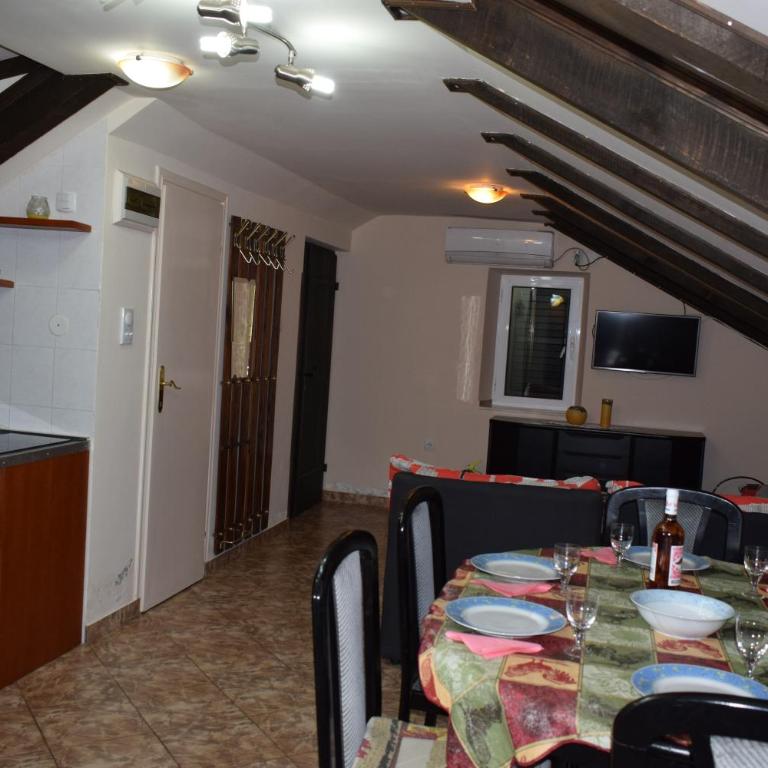 Captain's House in Dobrota - Loft - 2